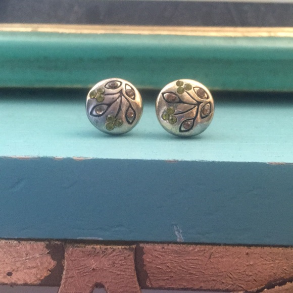 Lucky Brand Jewelry - Lucky Brand Small Gold Green Leaf Studs